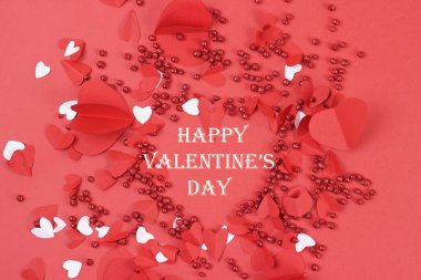 Sevgililer Günün kutlu olsun. Kırmızı Kalpler Soyut Duvar Kağıdı. Bayram dekorasyonlu tebrik kartı.