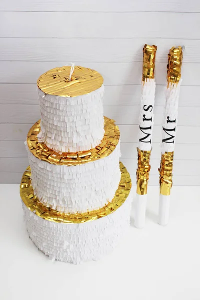 Pinata düğün pastası, Bay ve Bayan White düğün pastası.