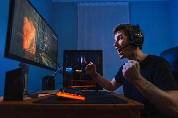 Cybersport Jonge Pro Gamer Blij Met Het Winnen Van Het — Stockfoto