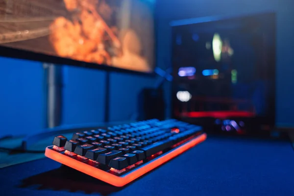 Close Equipamentos Vídeo Gamer Cibernético Pessoal Computador Jogo Poderoso Teclado — Fotografia de Stock