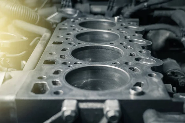 Demonterade Bilmotorn Utan Topplocket Reparation Gammal Turboladdad Dieselmotor Verkstad Närbild — Stockfoto