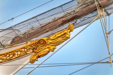 Ünlü uzun gemi Juan Sebastian de Elcano 'nun figür ya da gemi yay figürüne yakın çekim