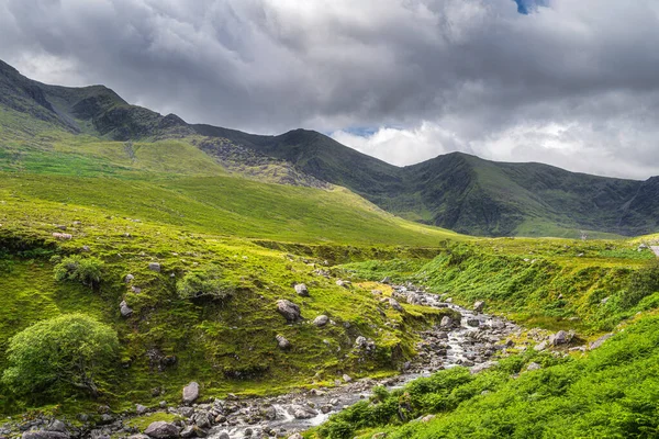 Winding Mountain Stream River Cronins Yard Green Fields Valley Tall — Stock Photo, Image