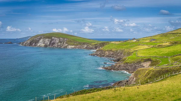 Beautiful Coastline Cliffs Turquoise Water Small Coumeenoole Beach Slea Head — Stock Photo, Image