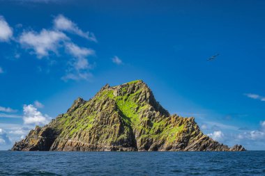 Yıldız Savaşları 'nın çekildiği Skellig Michael adasına yanaşan tur botları, UNESCO Dünya Mirası, Kerry Halkası, İrlanda