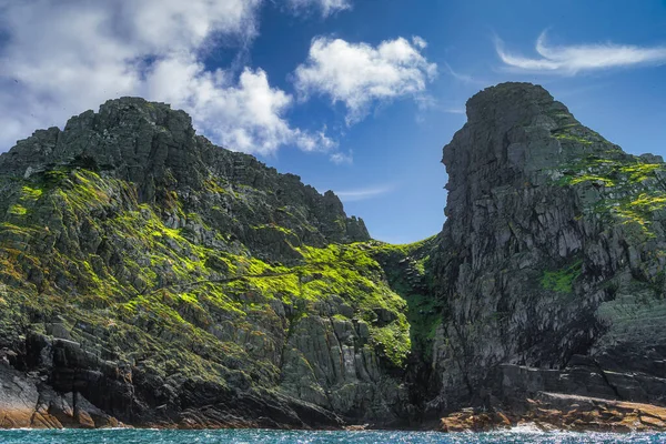 Branta, farliga trappor till bakre piren på Skellig Michael ön där Star Wars filmades — Stockfoto