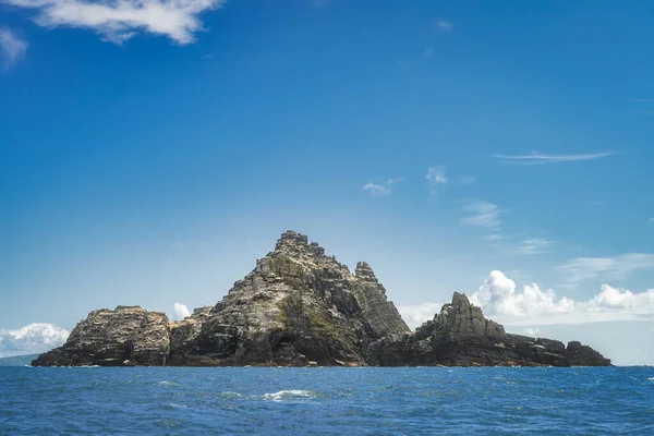 Lilla Skellig-ön, livsmiljö för tusentals sjöfåglar Gannet — Stockfoto