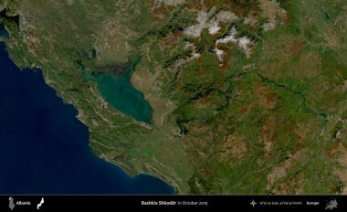 Bashkia Shkoder. Ekim 2019 'da çekilen Global Mozaik Sentinel-2 karolarından oluşan bir uydu görüntüsü üzerine Arnavutluk' un idari alanı