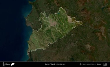 Qarku i Tiranes. Arnavutluk 'un idari alanı, Ekim 2019' da çekilen Global Mozaik Sentinel-2 karolarından oluşan koyu renkli bir uydu görüntüsü üzerinde vurgulandı ve özetlendi