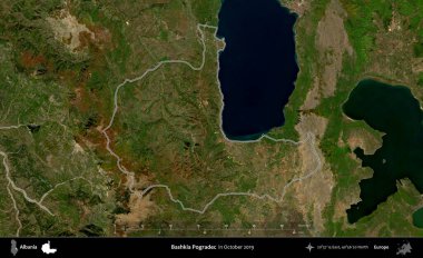 Bashkia Pogradec. Arnavutluk 'un idari bölgesinde, Ekim 2019' da çekilen Global Mozaik Sentinel-2 karolarından oluşan bir uydu görüntüsü sıralandı