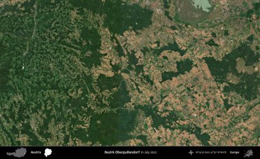 Bezirk Oberpullendorf. Temmuz 2022 'de çekilen Global Mozaik Sentinel-2 karolarından oluşan bir uydu görüntüsü üzerine Avusturya' nın idari bölgesi