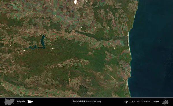 Dolni chiflik. Ekim 2019 'da çekilen Global Mozaik Sentinel-2 karolarından oluşan bir uydu görüntüsü üzerine Bulgaristan' ın idari alanı
