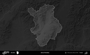 Tamam Prievidza. Slovakya 'nın idari alanı kararmış bir gri tonlama yükseklik haritasına vurgulandı ve özetlendi
