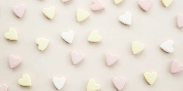 Patrón Banner Rosa Amarillo Corazones Caramelo Blanco Sobre Fondo Beige — Foto de Stock