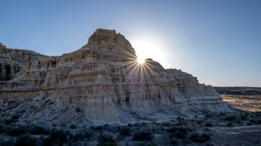Oregon Çölü doğuda güneş patlaması var.