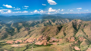 Denver Colorado yakınlarındaki Aerial of Red Rock eğlence sahnesi