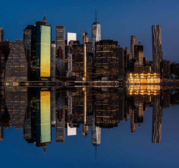 Skyline Único Nova York Noite Espelhado — Fotografia de Stock