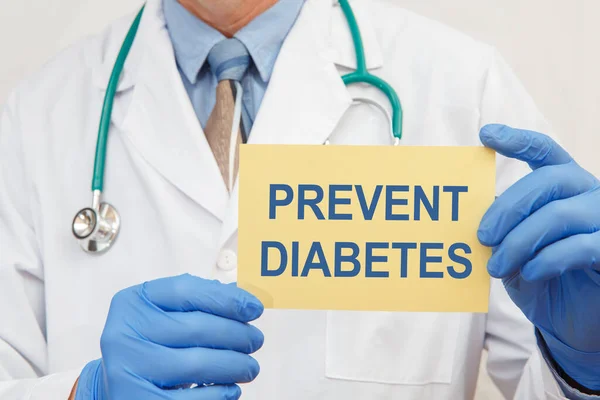 Lékař Drží Znak Textem Prevent Diabetes Detailní Záběr Karanténa Během — Stock fotografie