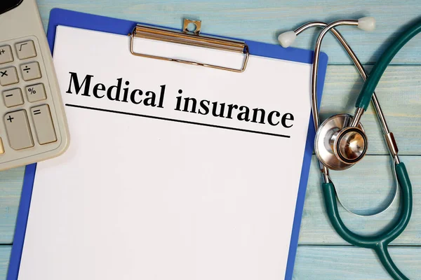 Sjukförsäkring Med Försäkringsblankett Och Stetoskop Begreppet Sjukförsäkring — Stockfoto