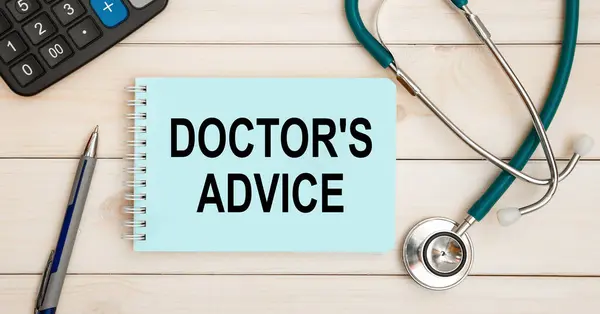 Notizblock Mit Der Aufschrift Doktor Advice Und Stethoskop Medizinisches Konzept — Stockfoto