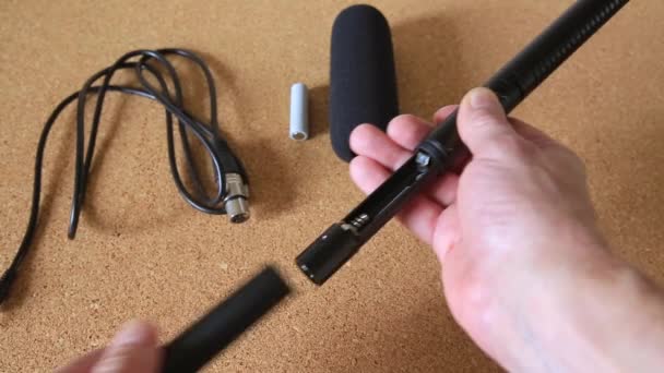 Vyměňte Baterii Profesionální Mikrofon Příprava Mikrofonu Pro Práci — Stock video