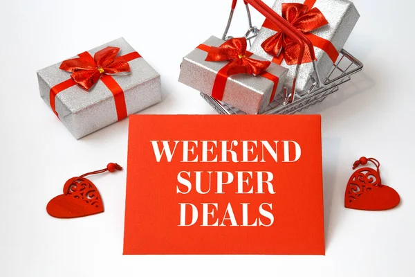 Carrito Compras Con Compras Navideñas Texto Weekend Super Deals Una — Foto de Stock