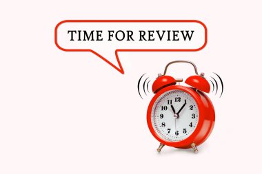 İnceleme Zamanı - açık pembe zemin üzerinde kırmızı alarm saati olan metin