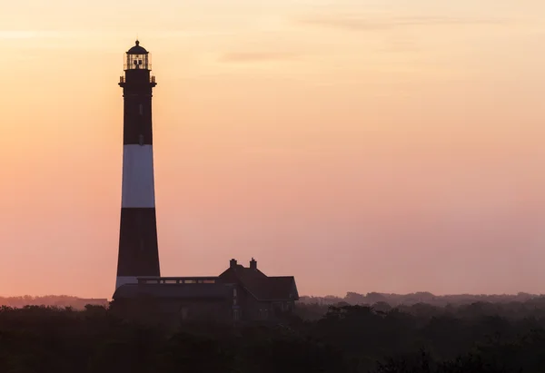 Feuerinsel Leuchtturm neblig Sonnenaufgang — Stockfoto