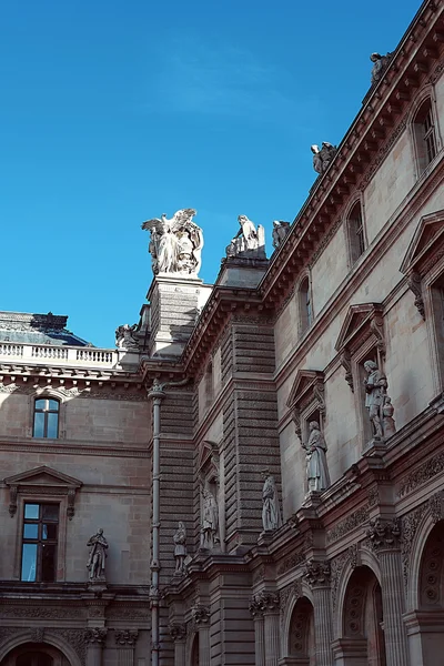 Célèbre musée d'art du Louvre — Photo