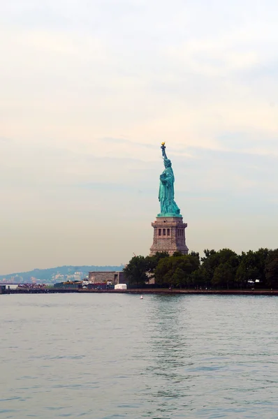 Die Freiheitsstatue — Stockfoto