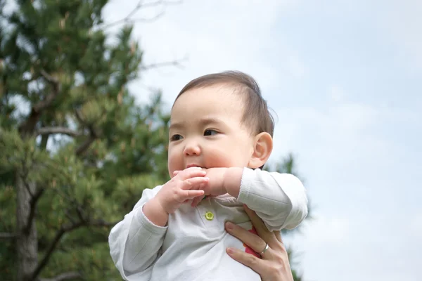 Bébé dans le ciel — Photo