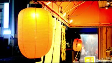 Japonya'da kırmızı fener