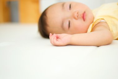 Biraz şekerleme yapmak bebek