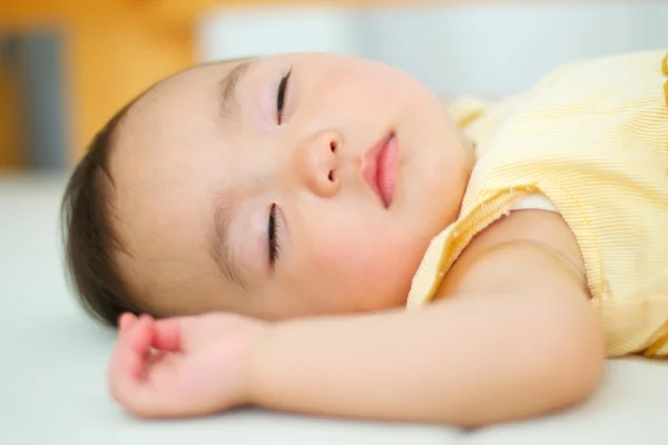 Biraz şekerleme yapmak bebek