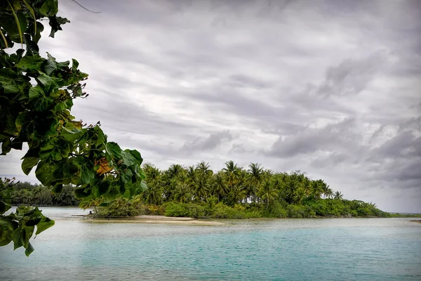 在 borabora 中的小岛 — 图库照片