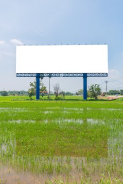 Büyük boş ilan panosu yeni reklam için hazır.