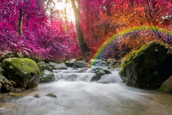 Waterfall in deep rain forest jungle (Krok E Dok Waterfall Sarab — Stock Photo, Image