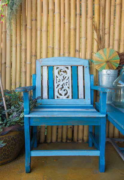 Benches decorate at bamboo wall the garden — Stock Photo, Image