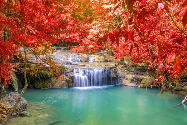 Waterfall in Deep forest at Erawan waterfall National Park — Stock Photo, Image