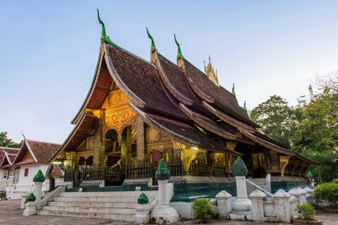WAT Xieng tanga tapınakta Luang Pra zamanla twilight bang, Laos