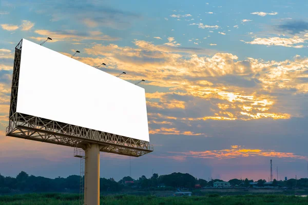 Cartelera grande en blanco para publicidad con puesta de sol —  Fotos de Stock