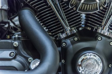 metal ile araba motoru kapat