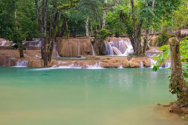 Vodopád v deštném pralese (Tad Sae vodopády v Luang prabang, L — Stock fotografie