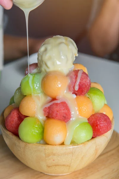 Mixed Fruit with Sweetened condensed milk on Ice cream — Stock Photo, Image