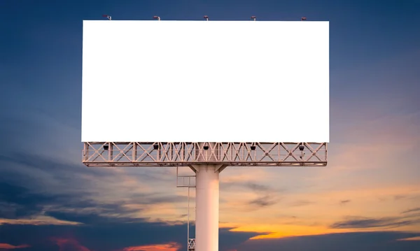 Boş billboard günbatımı backgrou ile yeni reklam için hazır — Stok fotoğraf