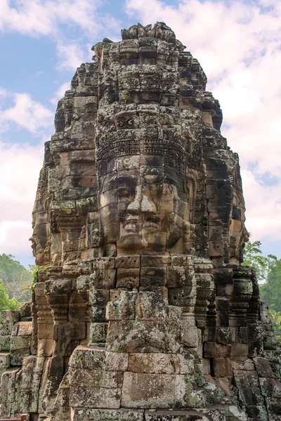 Bajon burg oder prasat bajon khmer tempel in angkor in siem ernten — Stockfoto