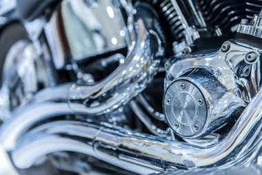 metal ile araba motoru kapat