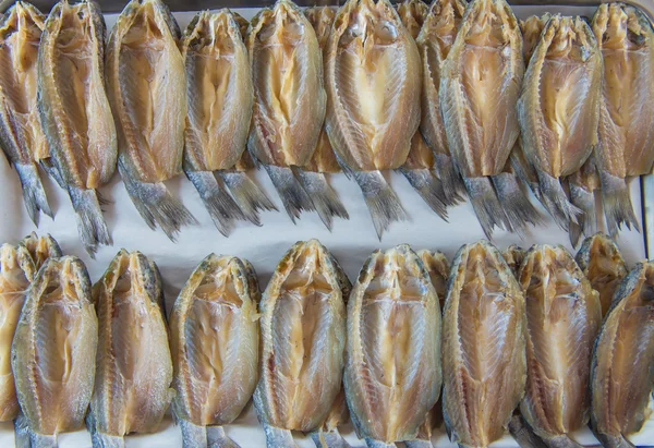 Сухий риби з солоного використовується в азіатській кухні — стокове фото