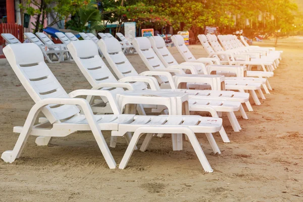 Sunbed or chair on the tropical beach — Stock Photo, Image