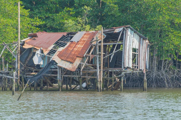 House collapsed after storm at fishing Village on the sea — Stock Photo, Image